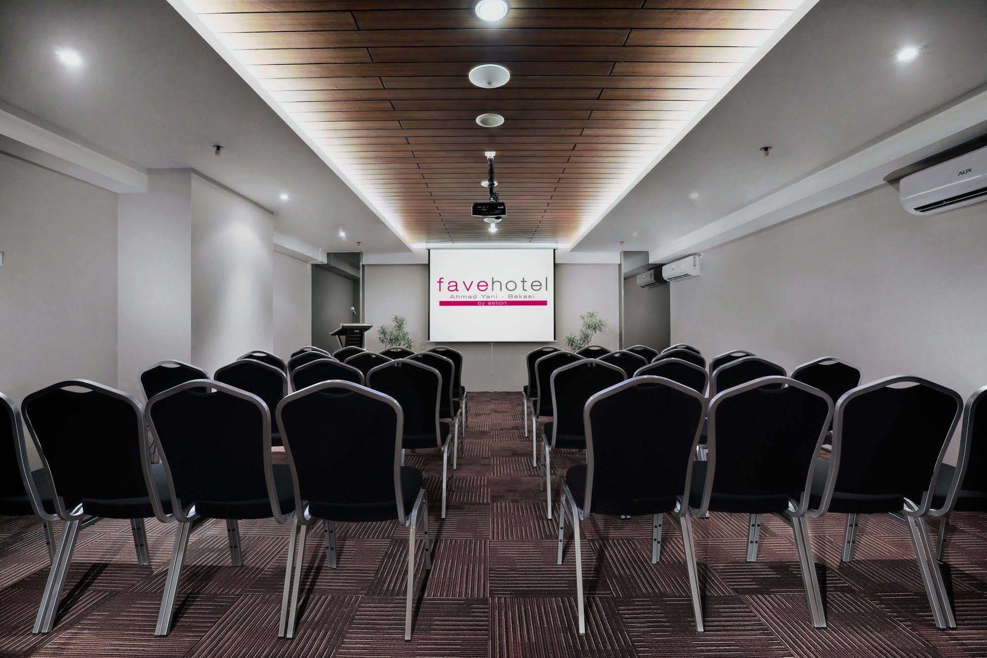 Favehotel Ahmad Yani Bekasi Esterno foto